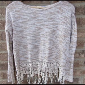 🛑♻️ Jolt creamy sweater with fringe at bottom